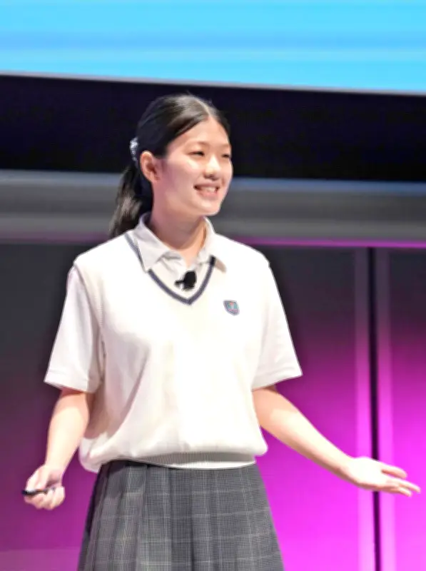 東恩納沙奈さん最優秀賞　性教育の意義を英語で訴え文科大臣賞