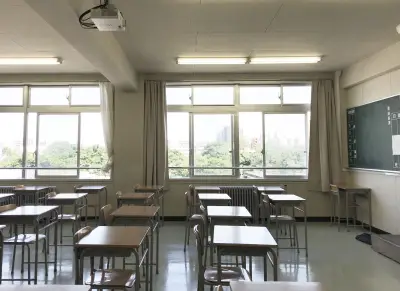 教諭が生徒4人に平手打ち、教頭は酒気帯び運転 県教委が懲戒処分