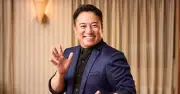 与座よしあきさん、ラスベガス公演を経て世界へ 沖縄で凱旋ライブ