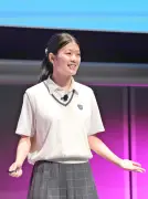 東恩納沙奈さん最優秀賞　性教育の意義を英語で訴え文科大臣賞