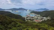 沖縄・座間味村、観光繁忙期に合わせ夏休みを1カ月に短縮し冬休みを8日延長する全国初の試み　家族で過ごす時間確保
