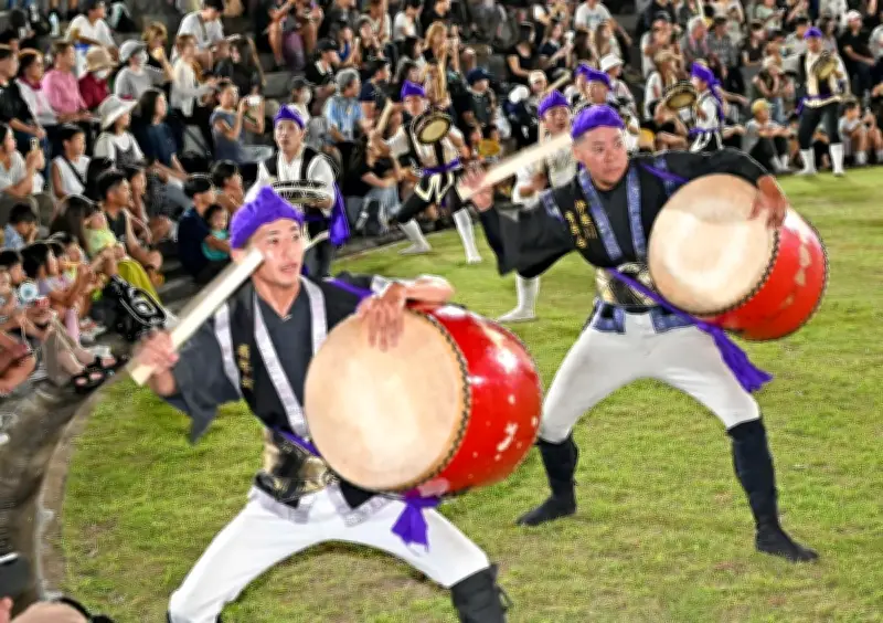 第36回名護市青年エイサー祭り、迫力の演舞に観客酔いしれる