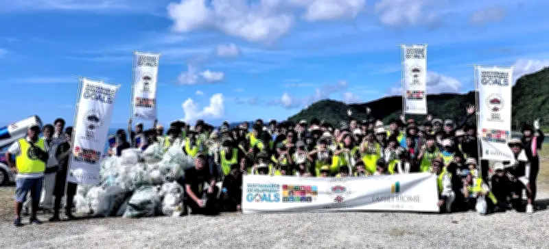 国頭村辺土名の海岸でごみ拾い 大成ホーム社員ら約110人参加