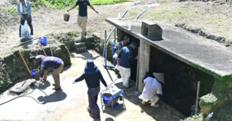 うるま市の「ウフガー」清掃・調査 災害時の水源活用へ可能性探る