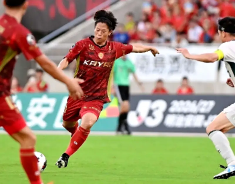 ＦＣ琉球、ホーム初戦で相模原に２－１勝利　今季初白星を飾る