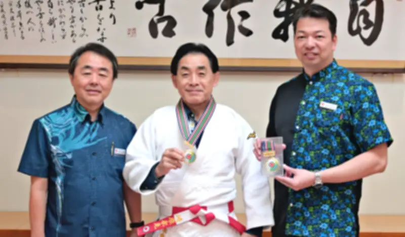 柔道V崎原さん世界大会へ意欲 北谷町長表敬