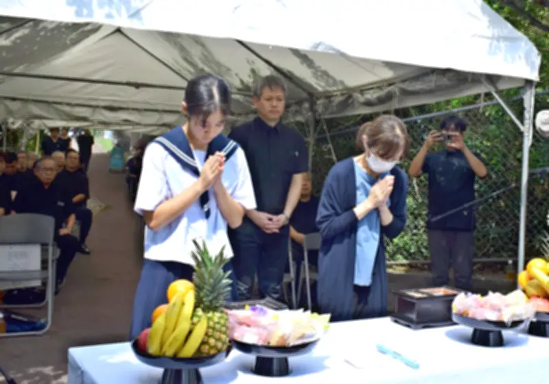 嘉手納の農林健児之塔で慰霊祭　戦没者502人悼み不戦誓う