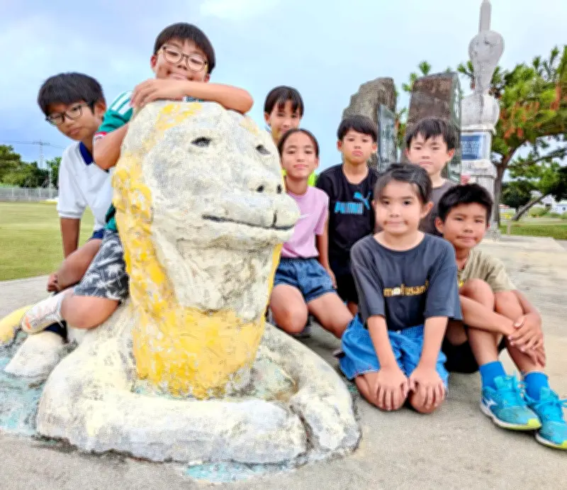 宮古島市立砂川小学校のライオン像、60年見守り続ける5つのモニュメント