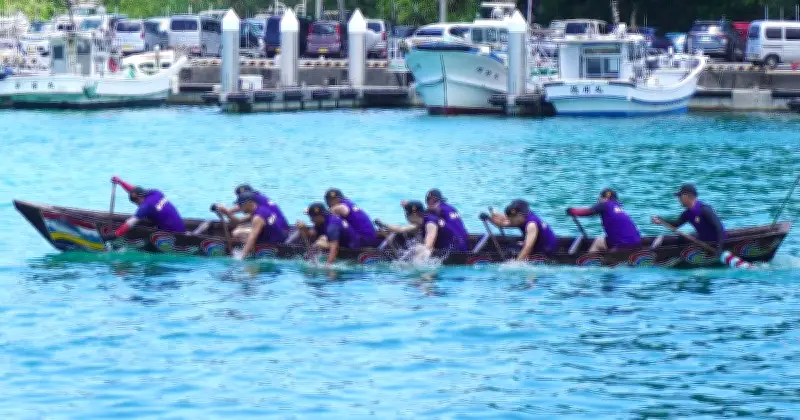 第53回本部海洋まつりハーリー大会、渡久地港で29チームが熱戦