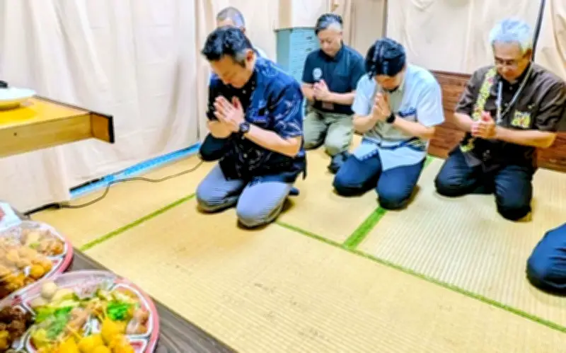 無縁仏の霊お迎え 沖縄市役所で市長ら供養 約60年続く伝統