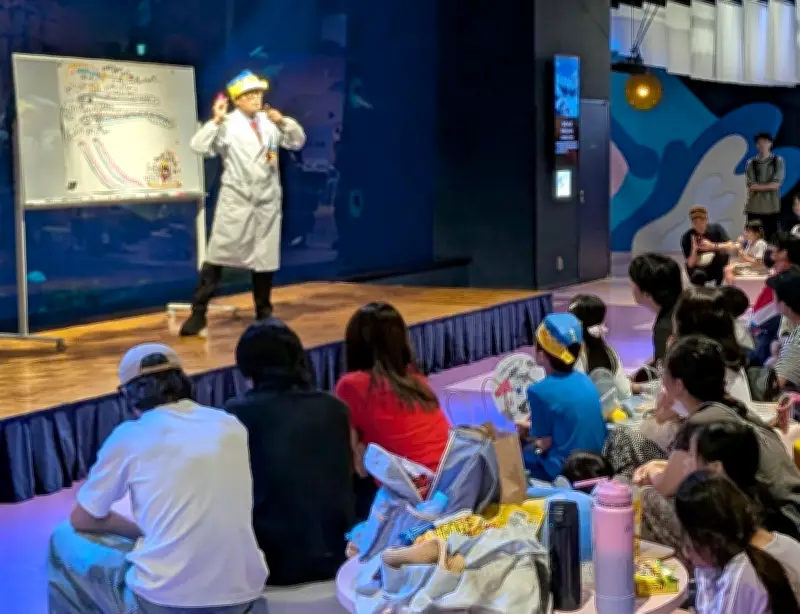 さかなクンが豊見城の水族館でトークイベント、約500人が来場