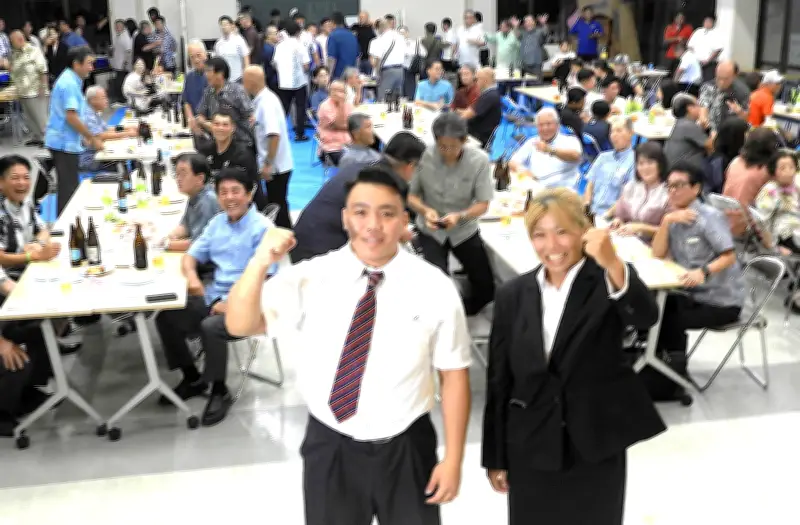 世界相撲へ意気込み 山下さんと玉城さん 名護で壮行会 住民150人