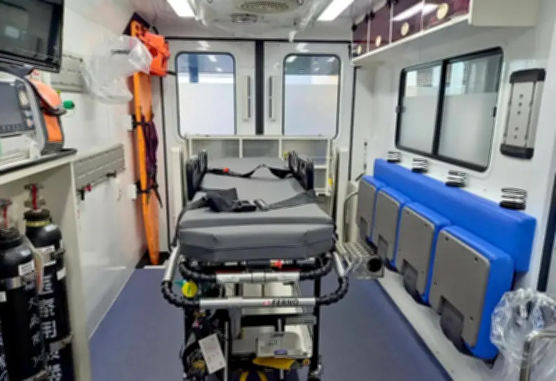 県立南部医療センター、高規格救急車導入へCF開始　県内初「走るICU」目指す