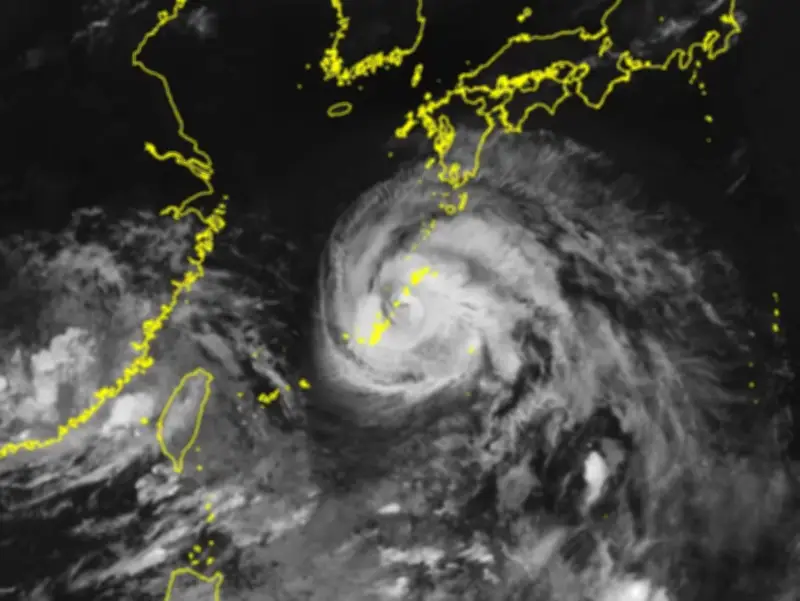 台風18号で久米島に暴風警報発表、本島北部・中南部は継続 大東島は強風注意報に