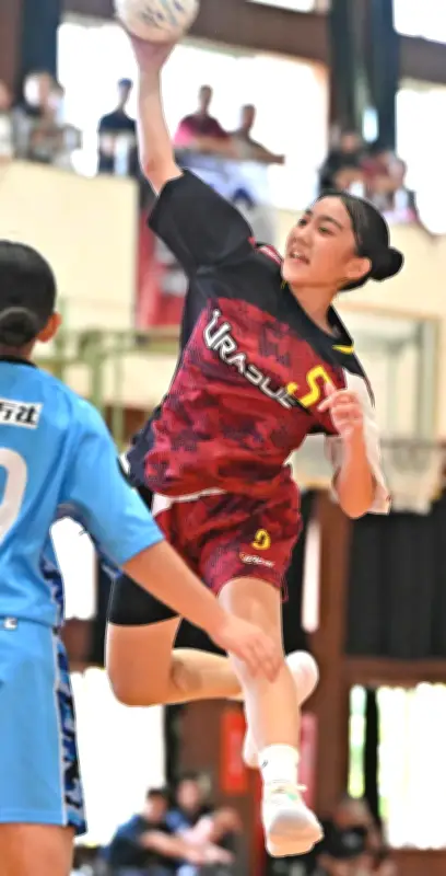浦添が32年ぶり5度目の優勝 県中学ハンド女子、神森は男子制す