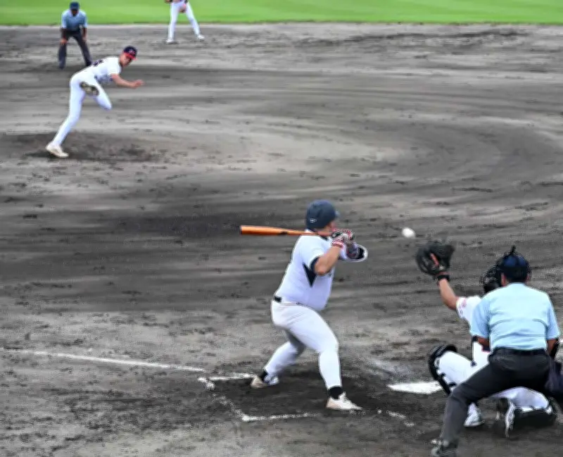 米高校生チーム「ナイツ」が県内選抜に8-1で快勝 スピードとパワー披露