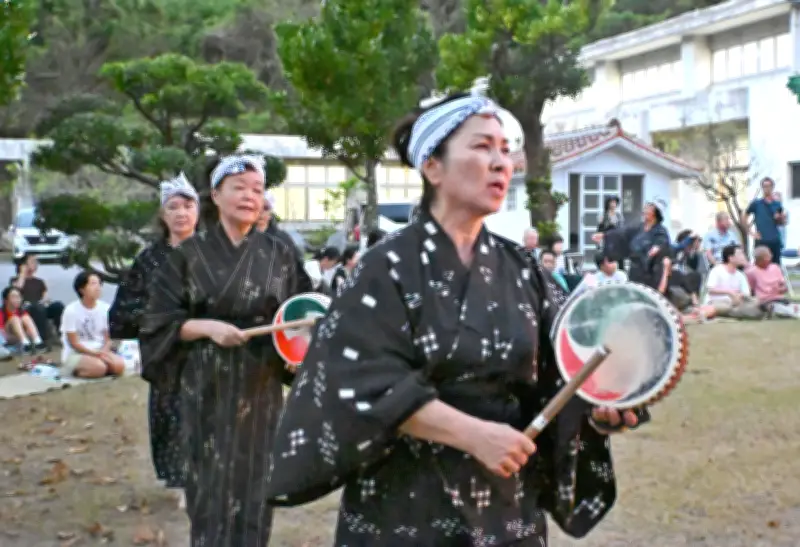 国頭「安田のシヌグ」始まる 女性が豊漁や豊作祈る