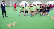 福島・鏡石町の児童とモルックで交流 北谷町スポーツ少年団がスポレク大会