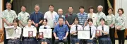 高文祭入賞を報告　半嶺県教育長らに　弁論優秀賞の大城さんら