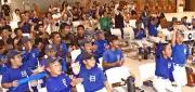 石垣市役所で夏の甲子園決勝パブリックビューイング、190人が石垣投手に声援
