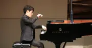 比嘉洸太ピアノリサイタル、あしびなーで色彩豊かな音色響かせる
