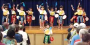 名護市久志支部老人クラブが芸能レク大会 踊りやカラオケ披露