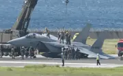 那覇空港滑走路4時間閉鎖、F15不具合で128便に影響