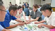 ＮＩＥ講座で教員25人が理解深める 沖縄市で夏期短期研修