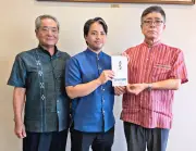大央ハウジングが熊本地震の義援金30万円 沖縄タイムス社に託す