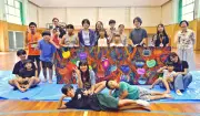 絵本作家savaさん指導 アート通じ子の権利学ぶワークショップ 浦添