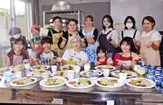 さし草料理の講習会 中城村で開催 與儀さんが栄養も解説