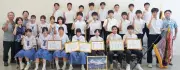 佐敷中25人が県大会上位入賞を報告 南城市の教育長に