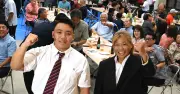 名護から2人が相撲世界選手権へ 玉城さんと山下さんを壮行会で激励