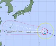 非常に強い台風13号、沖縄本島地方は6日夜にも暴風域、7日にかなり接近、暴風域確率は最大90%、気象庁発表