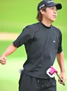 與儀聖夏が首位浮上 5打差逆転で通算1オーバー タイムス杯ゴルフ第2日
