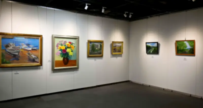 第42回新生美術展、那覇市民ギャラリーで開催中 会員9人の28作品展示