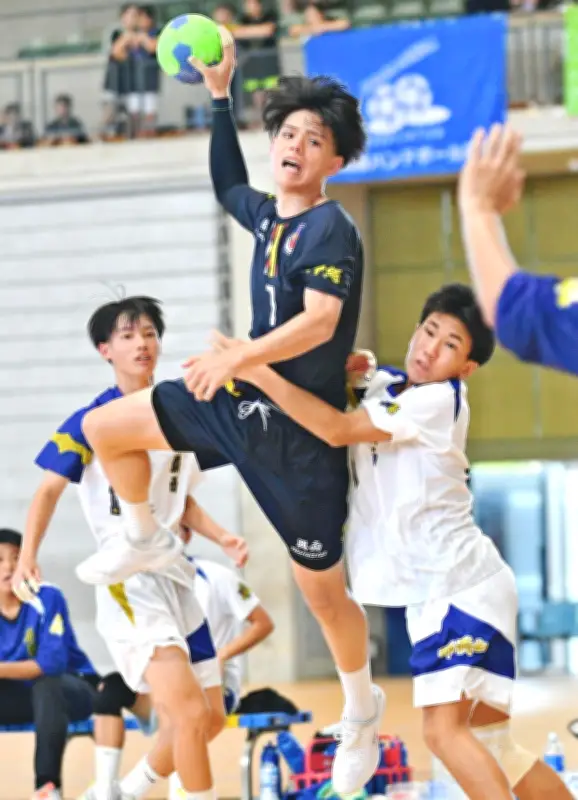 興南がハンド県高校選手権で18大会連続40度目の優勝