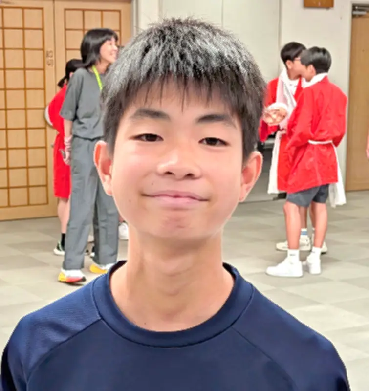 宮城幸さん（13）サッカーと科学の夢、平和学ぶ浦添中2年生