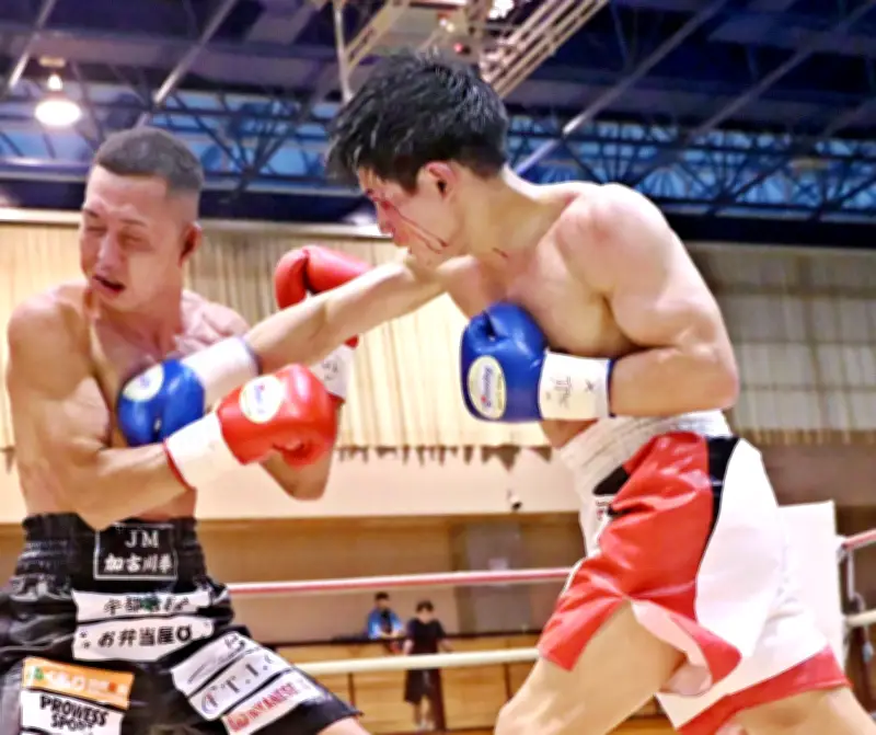 長嶺竜久が8回TKO勝ち 日本Sフライ級8回戦で湊義生を撃破