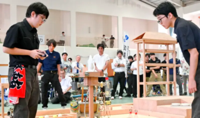 県高校ロボット競技大会、美里工高で開催 浦添工高がアイディア部門3連覇