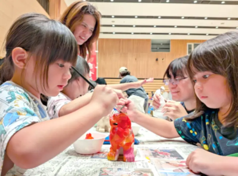 シーサー絵付けに挑戦「上与那原お仕事フェス」初開催　子ども会とPTAが協力