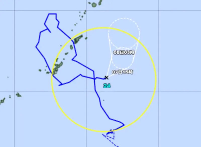 台風24号、大東島を横切り午後にも熱帯低気圧へ 沖縄各地で冠水