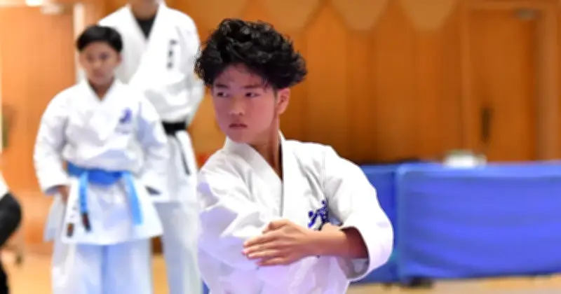 空手道県少年少女選抜で西園、島袋が個人形優勝 団体は喜友名大里龍鳳館と金城山内龍鳳館が制す