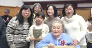 100歳の喜納美智江さん、アルゼンチンの本部町人会90周年式典で顕彰
