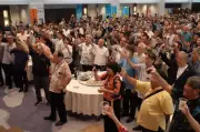 古酒の日に泡盛ファン400人集結 那覇のホテルで「古酒の宴」 芳醇な香り堪能