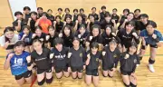 中部商業高女子バレー部が伊江村で交流 住民らとグラウンドゴルフや教室