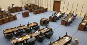 宮古島市議・砂川浩平氏の辞職を全会一致で許可、任期中の辞職は市議会初
