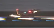 那覇空港の滑走路また閉鎖 空自F15が緊急着陸、油圧系不具合で火花も
