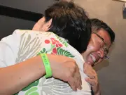 沖縄知事選で古謝玄太氏が玉城デニー氏破り初当選確実に
