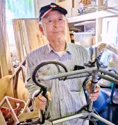 ［ひと粋］自作「綱打ち機」完成に満足 上原憲章さん（77） 豊見城